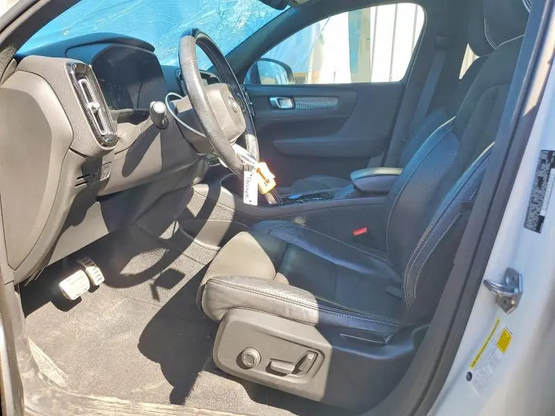 2021 VOLVO XC40 T5 R-DESIGN  