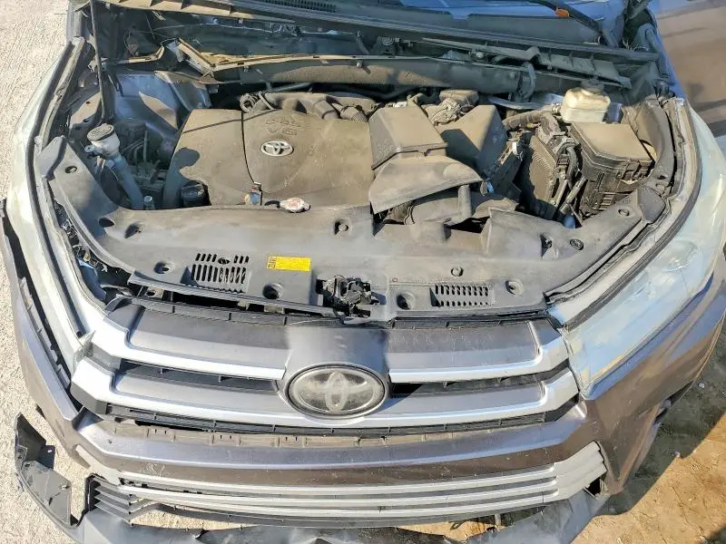 2017 TOYOTA HIGHLANDER XLE  