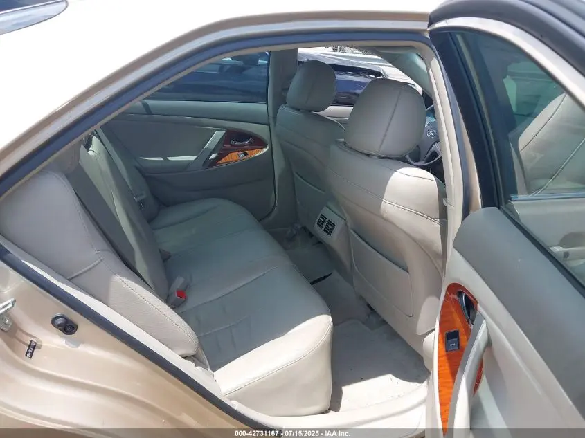 2010 TOYOTA CAMRY XLE V6