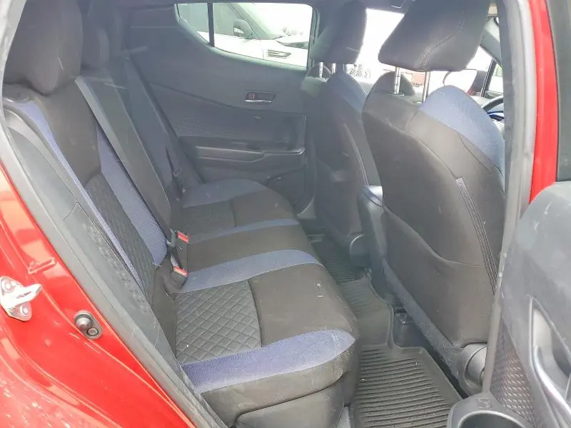 2020 TOYOTA C-HR XLE  