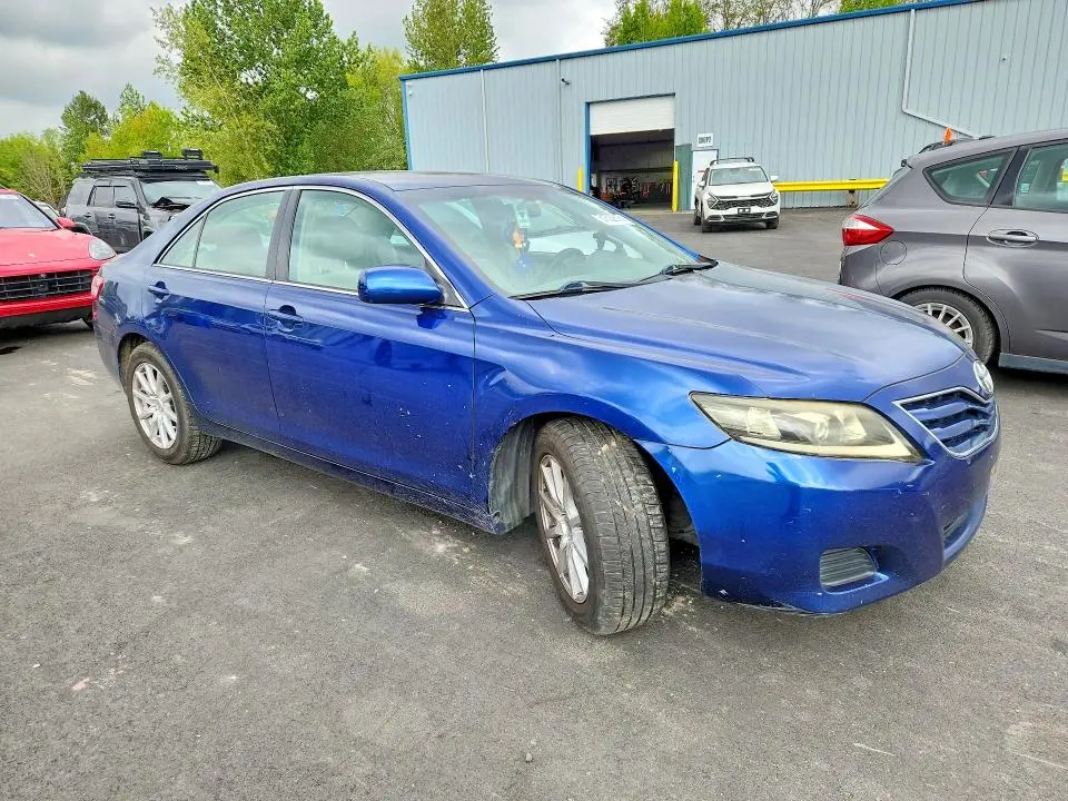 2011 TOYOTA CAMRY LE  