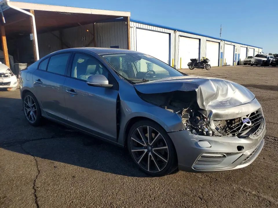 2018 VOLVO S60 DYNAMIC  