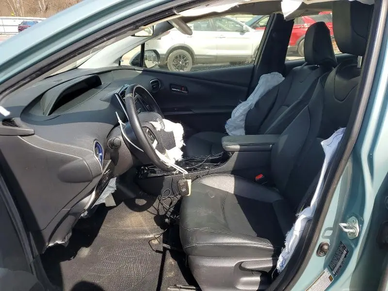 2017 TOYOTA PRIUS THREE TOURING  