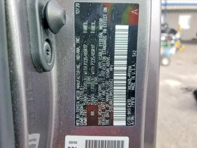 2021 TOYOTA SIENNA XLE  