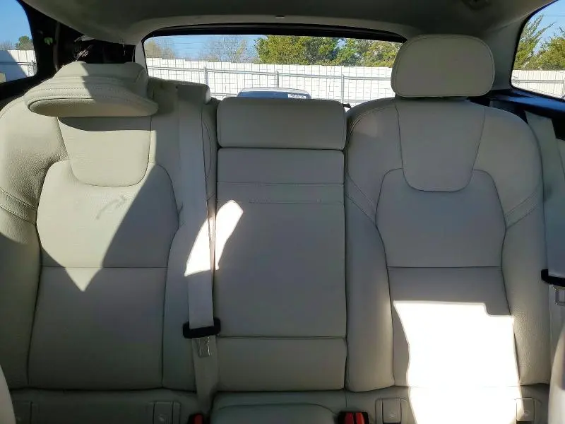 2021 VOLVO XC60 T5 MOMENTUM  
