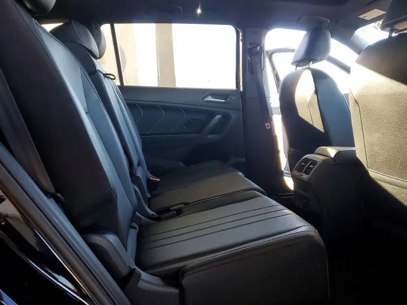 2022 VOLKSWAGEN TIGUAN SE R-LINE BLACK  