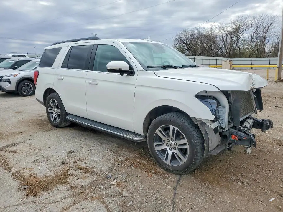 2022 FORD EXPEDITION XLT  
