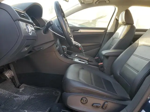 2019 VOLKSWAGEN PASSAT WOLFSBURG  