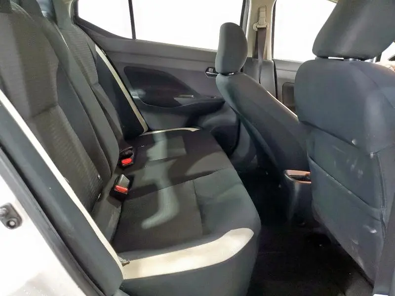 2022 NISSAN VERSA SV  