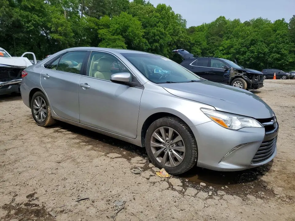 2016 TOYOTA CAMRY XLE  