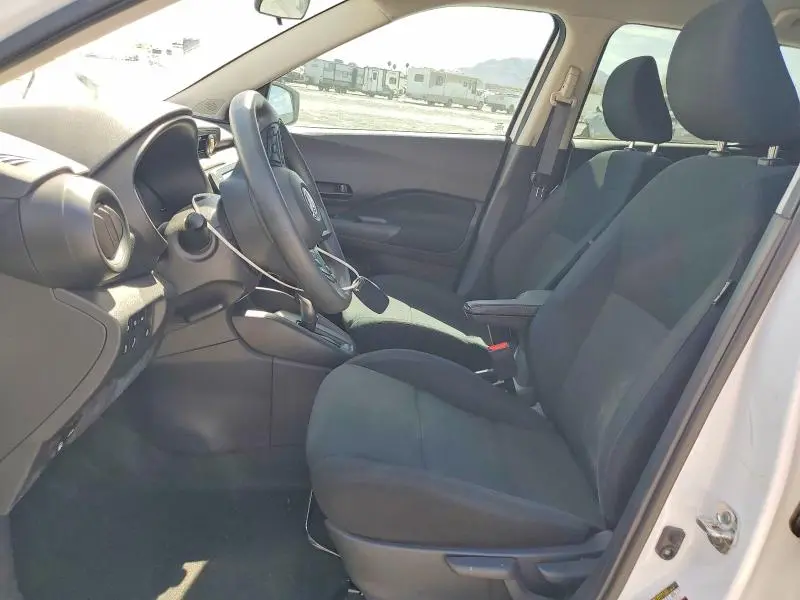 2024 NISSAN KICKS S  