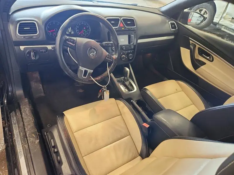2015 VOLKSWAGEN EOS LUX  