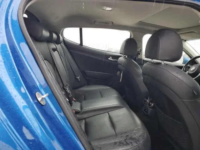 2018 KIA STINGER PREMIUM  