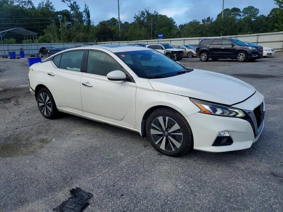 2019 NISSAN ALTIMA SV  