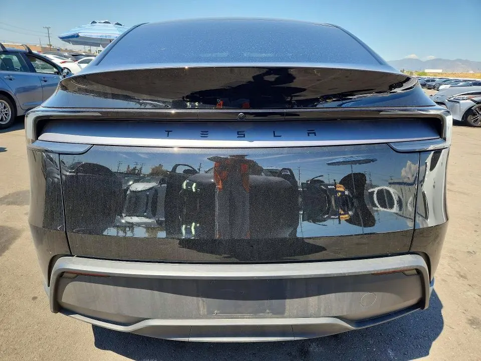 2026 TESLA MODEL Y   