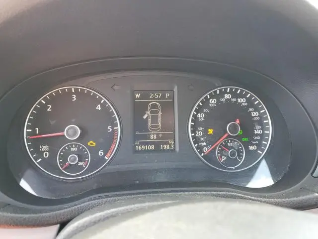 2013 VOLKSWAGEN PASSAT SE  