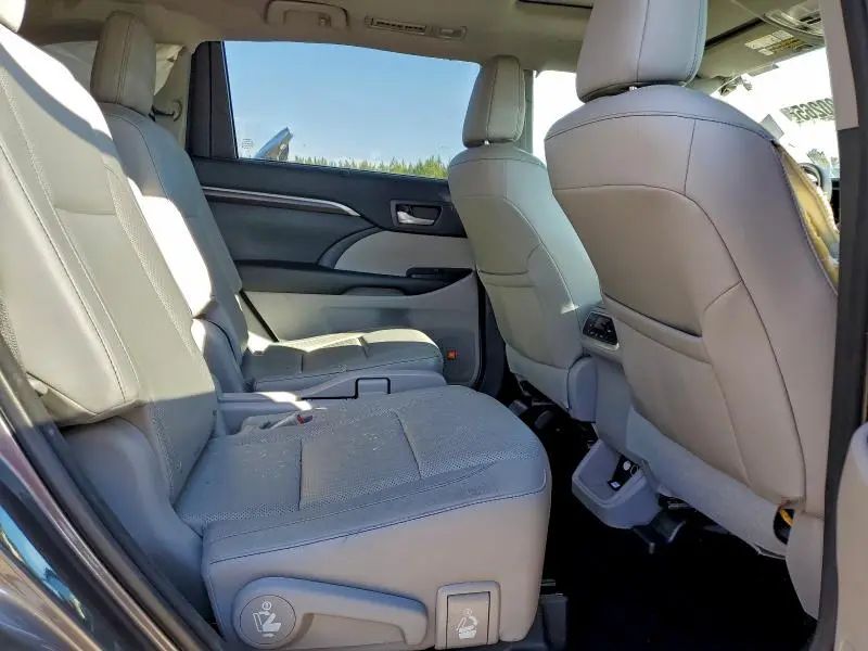 2015 TOYOTA HIGHLANDER LIMITED  