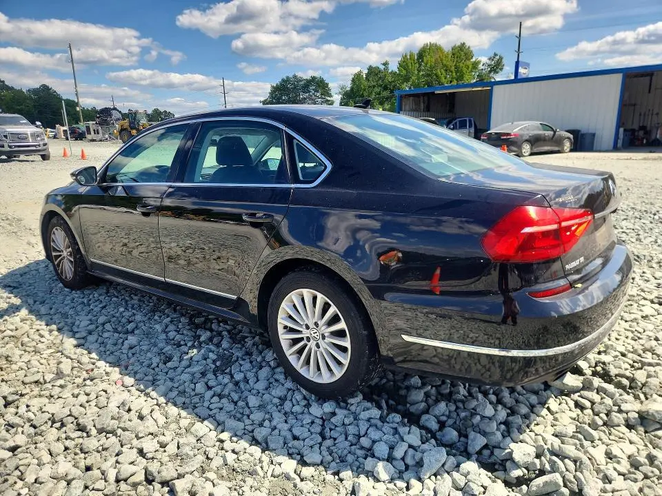 2016 VOLKSWAGEN PASSAT SE  