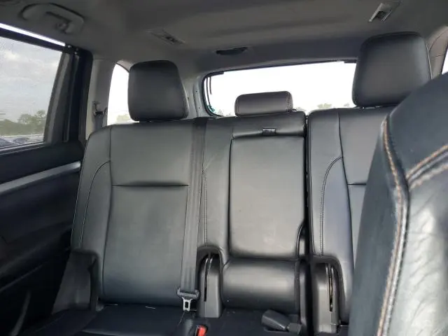 2017 TOYOTA HIGHLANDER SE  