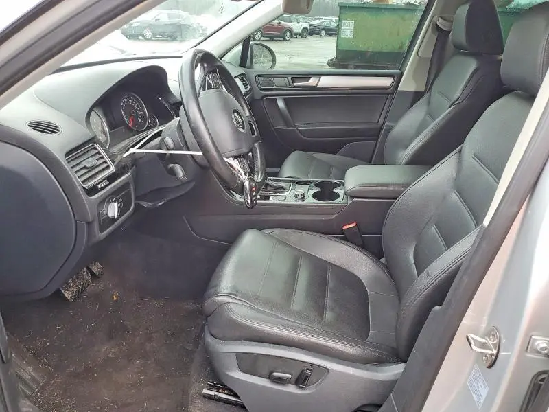 2014 VOLKSWAGEN TOUAREG V6  
