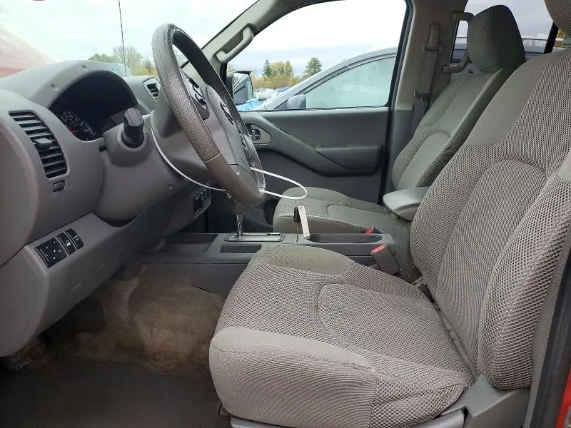 2013 NISSAN FRONTIER S  