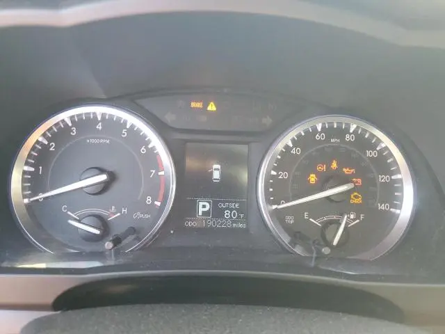 2014 TOYOTA HIGHLANDER LE  