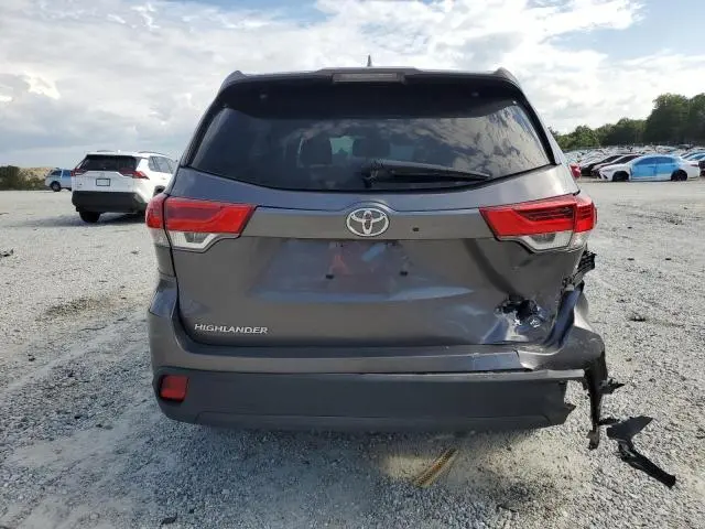 2019 TOYOTA HIGHLANDER SE  