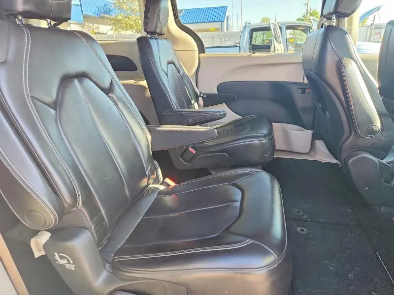 2020 CHRYSLER VOYAGER LXI  