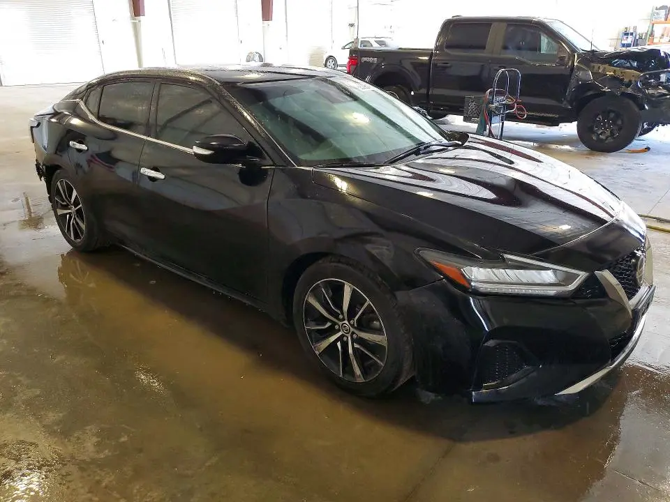 2022 NISSAN MAXIMA SV  
