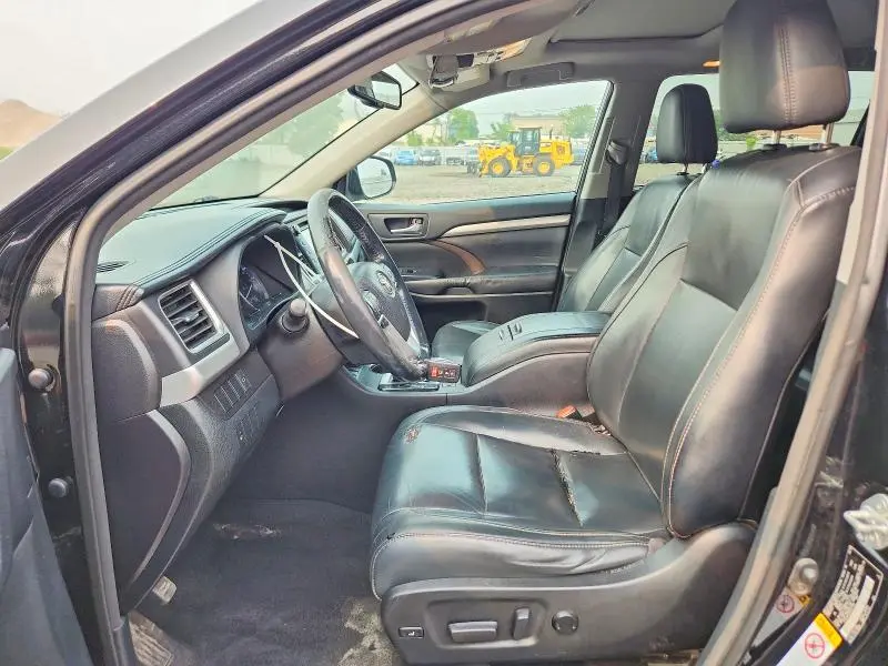 2016 TOYOTA HIGHLANDER XLE  