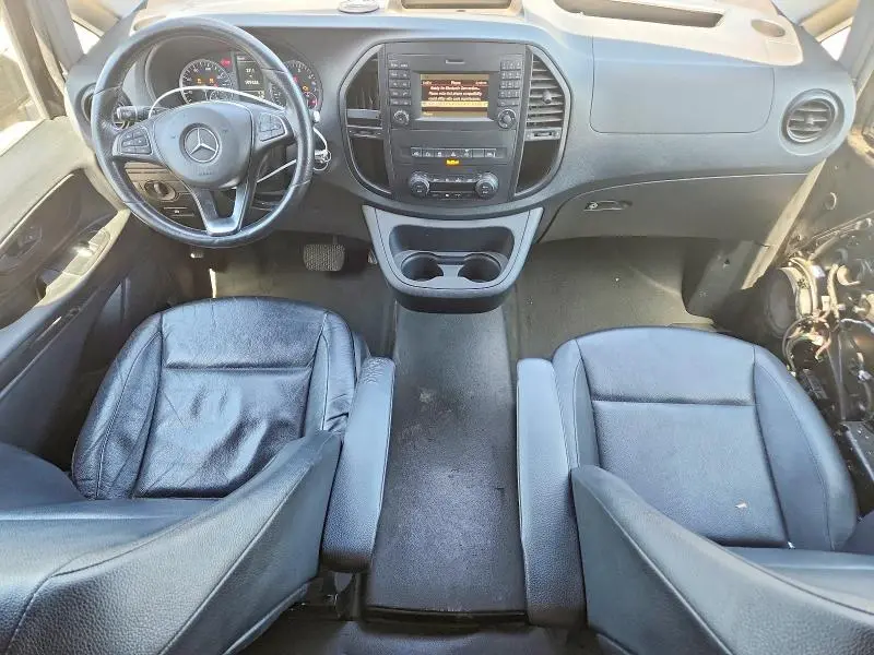 2017 MERCEDES-BENZ METRIS   
