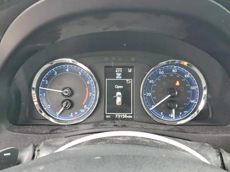 2018 TOYOTA COROLLA SE  