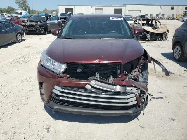 2018 TOYOTA HIGHLANDER SE  