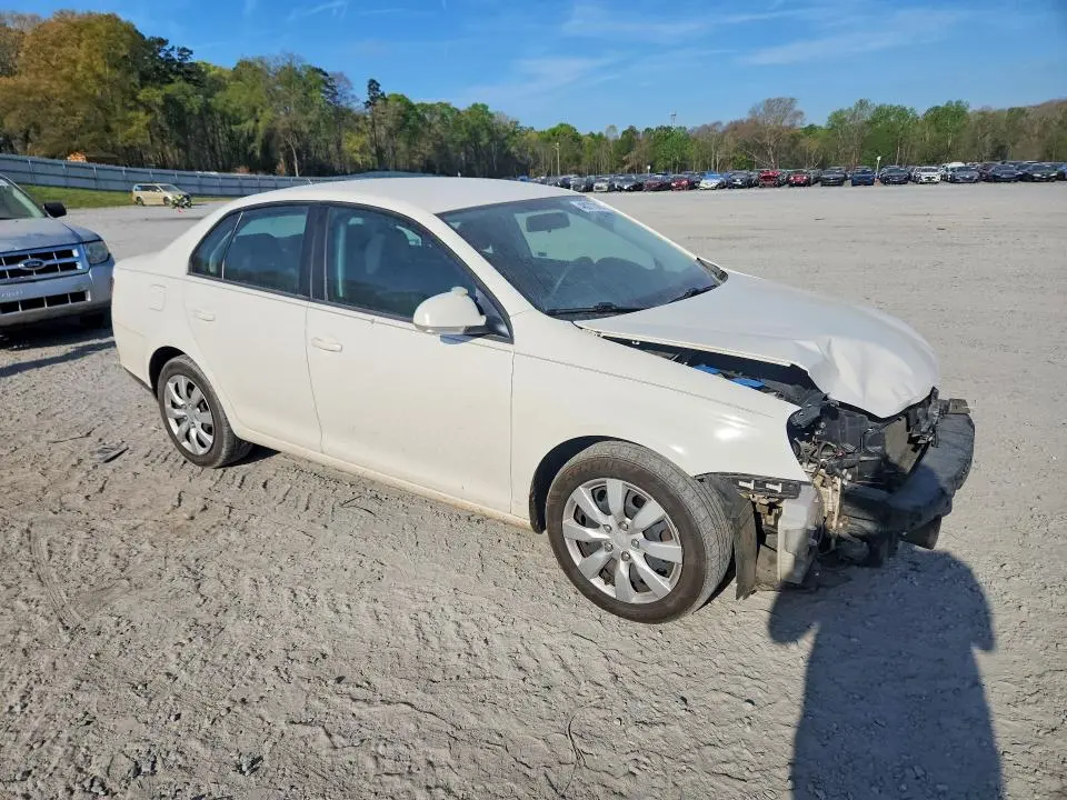 2010 VOLKSWAGEN JETTA S  