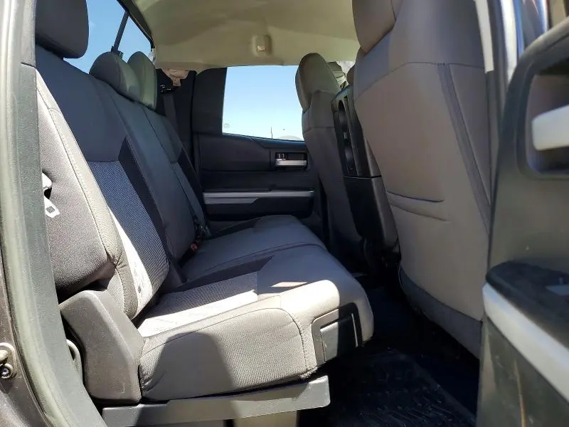 2017 TOYOTA TUNDRA SR5  
