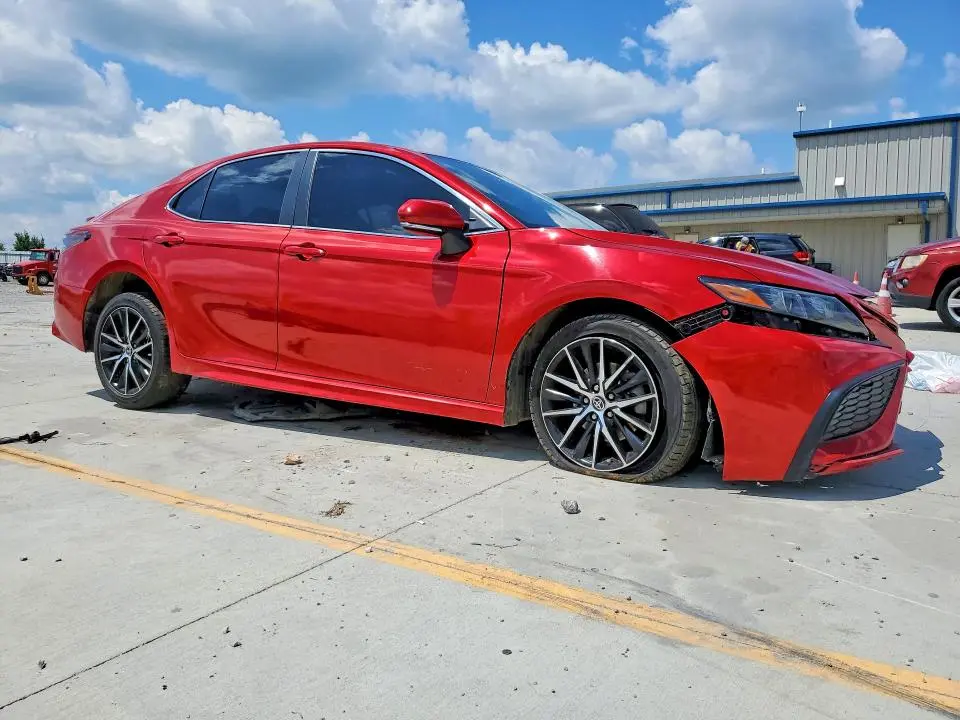 2022 TOYOTA CAMRY SE  