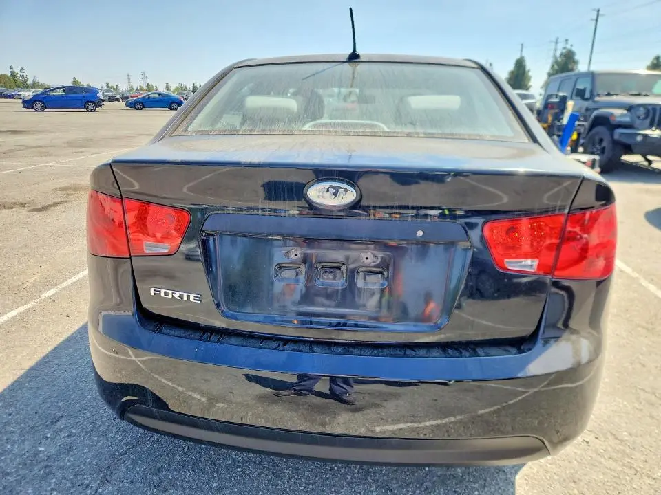 2013 KIA FORTE LX  