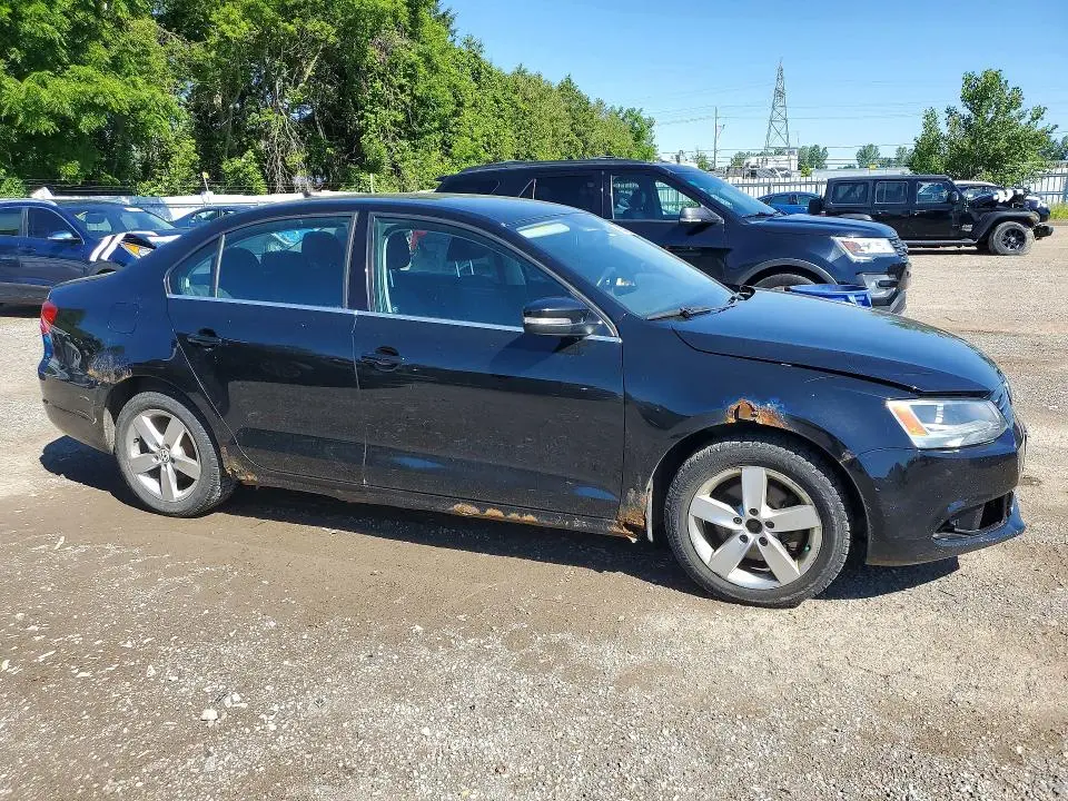 2011 VOLKSWAGEN JETTA SE  
