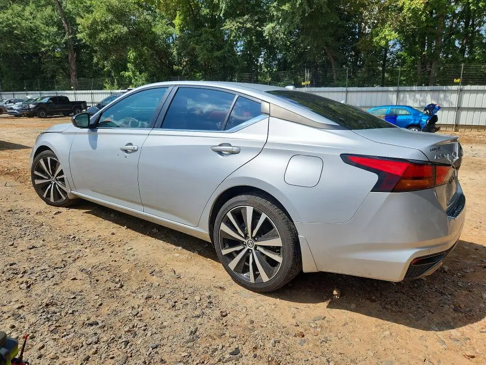 2021 NISSAN ALTIMA SR  