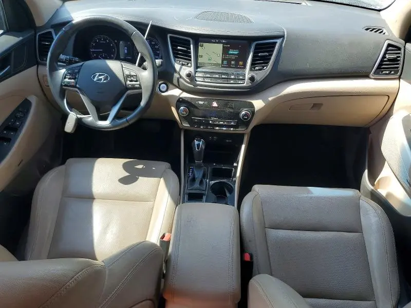 2017 HYUNDAI TUCSON SE PLUS  