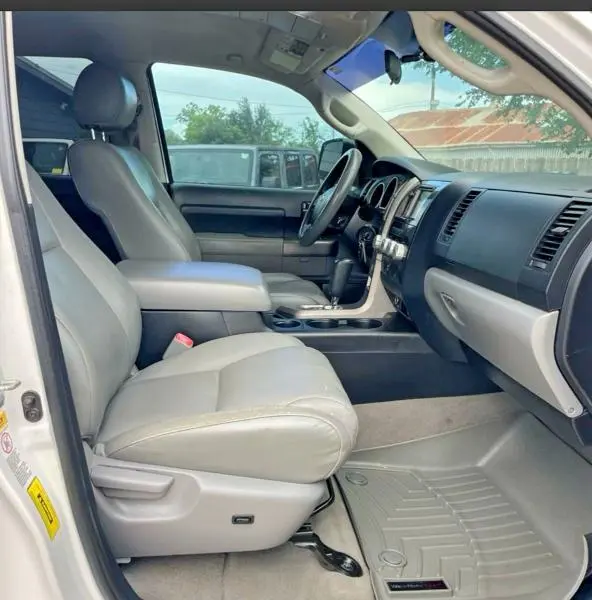 2010 TOYOTA TUNDRA CREWMAX SR5  