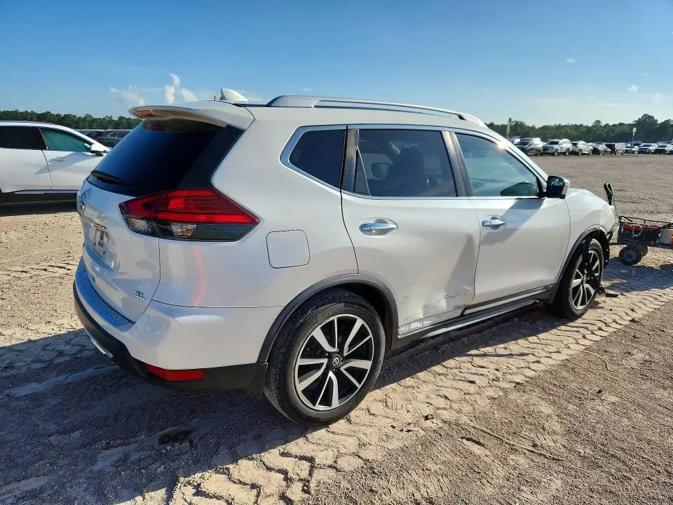 2017 NISSAN ROGUE SL  