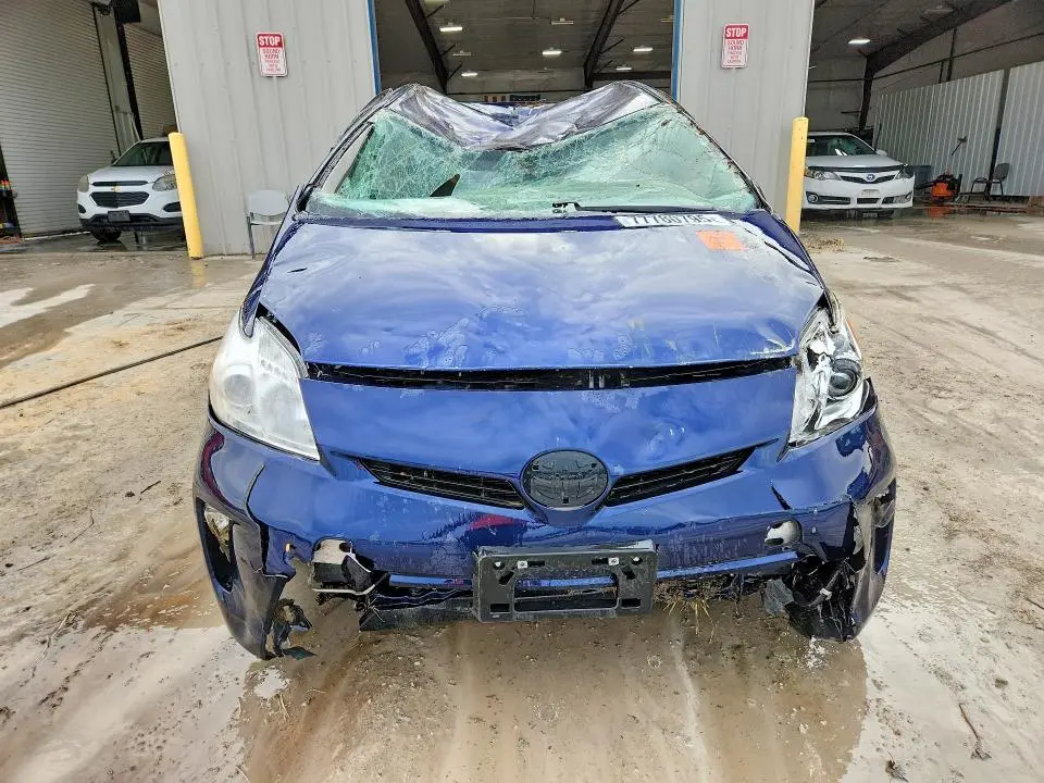 2013 TOYOTA PRIUS TWO  