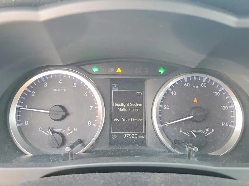 2019 TOYOTA HIGHLANDER LE  