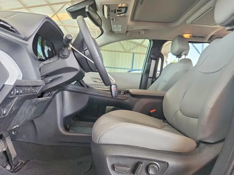 2025 TOYOTA SIENNA XLE 8-PASSENGER  