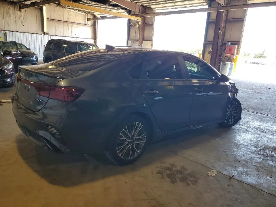 2024 KIA FORTE GT LINE  