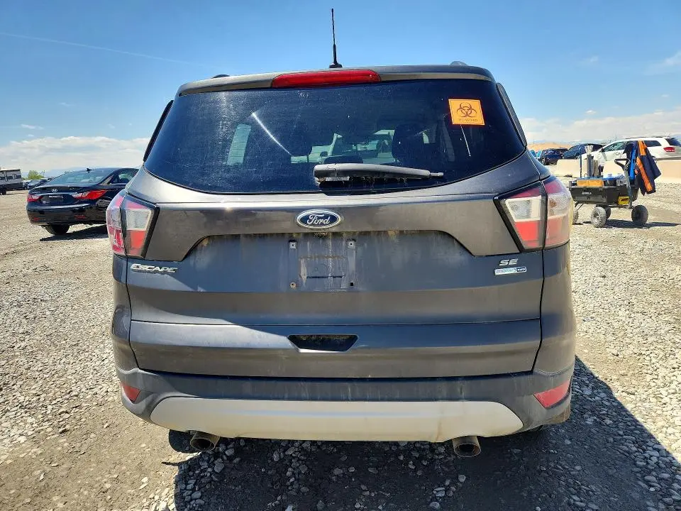 2018 FORD ESCAPE SE  