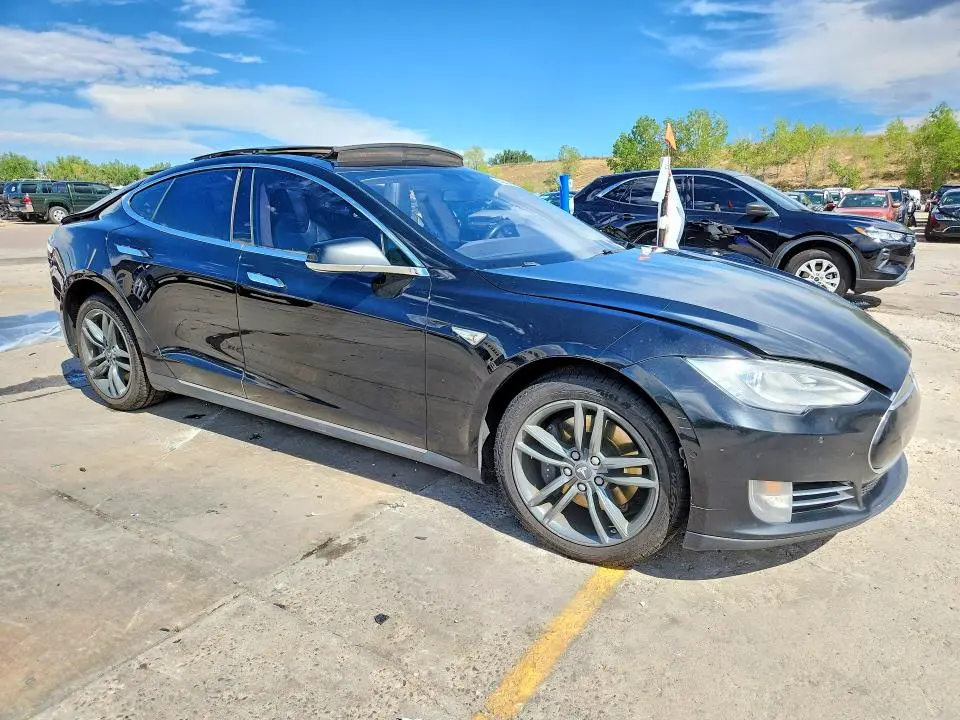 2015 TESLA MODEL S   