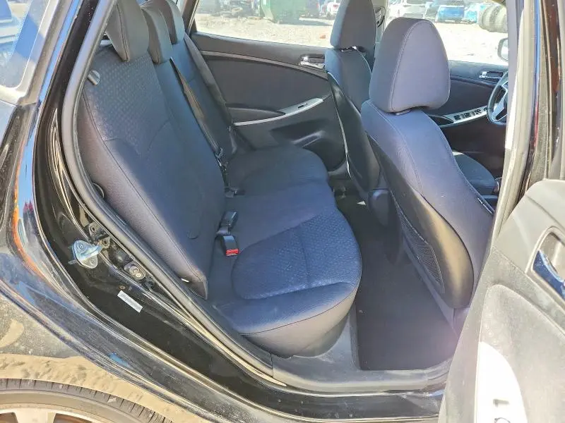 2012 HYUNDAI ACCENT SE  