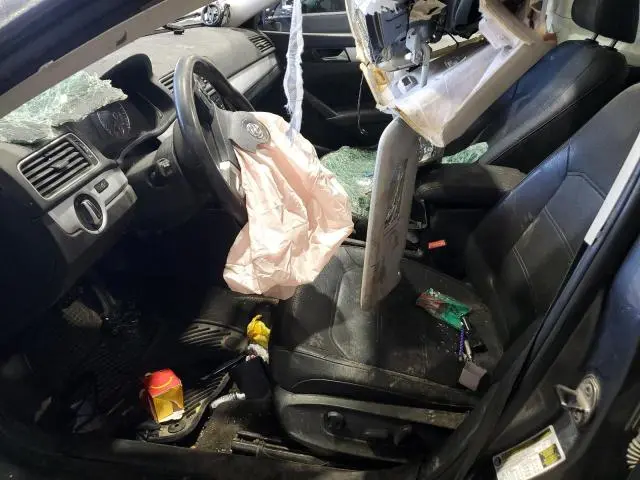 2013 VOLKSWAGEN PASSAT SE  